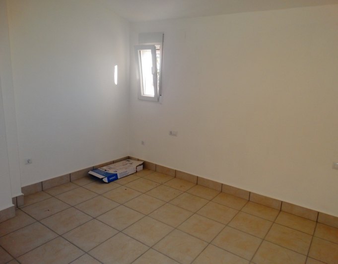 Bedrijfsgebouw met 4 appartementen te koop in Javea
