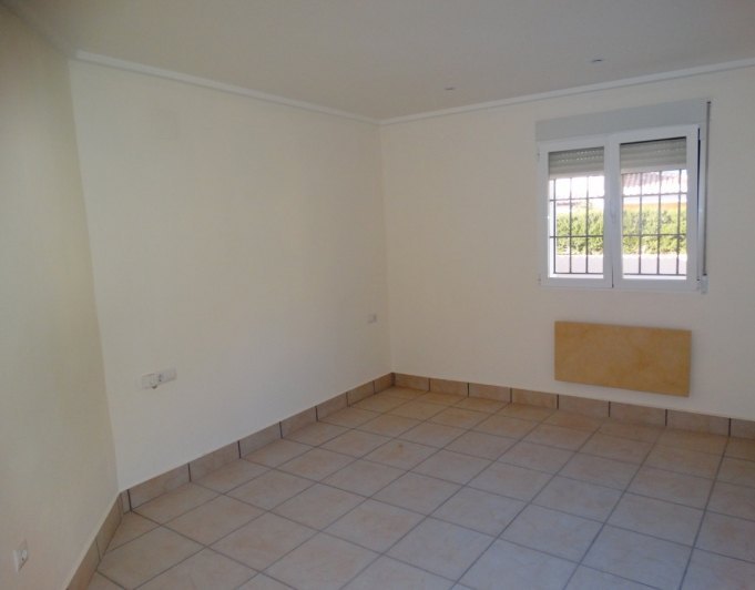 Bedrijfsgebouw met 4 appartementen te koop in Javea