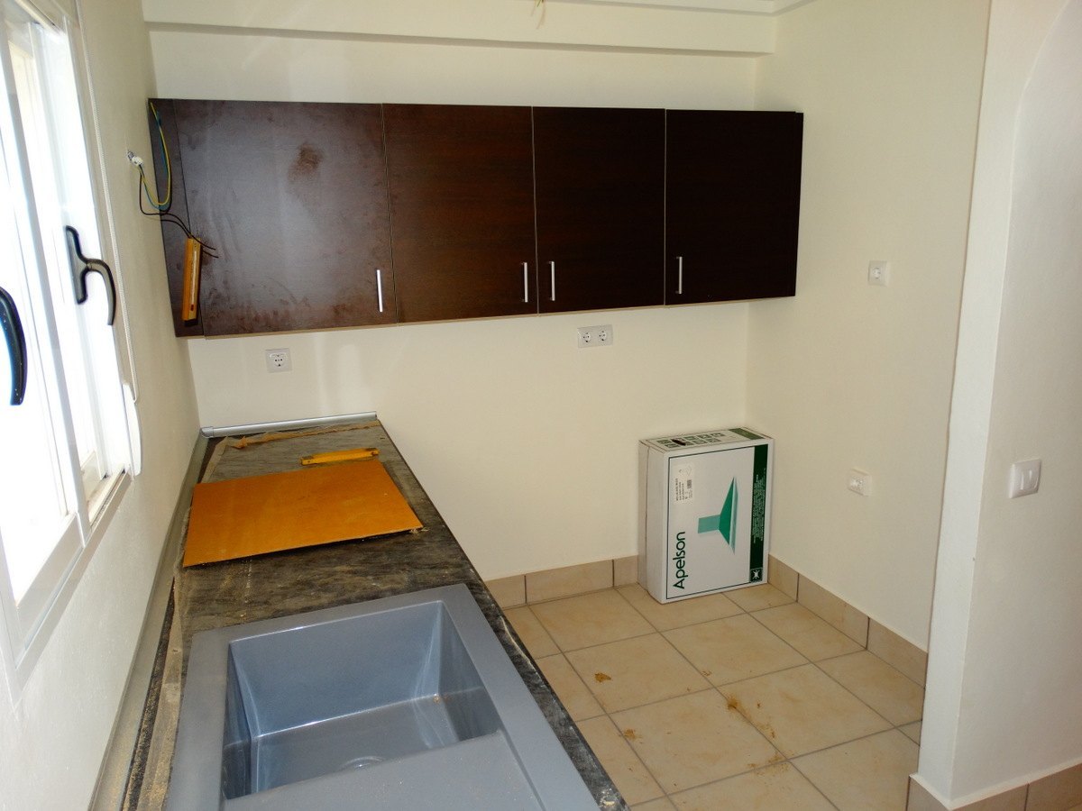 Bedrijfsgebouw met 4 appartementen te koop in Javea