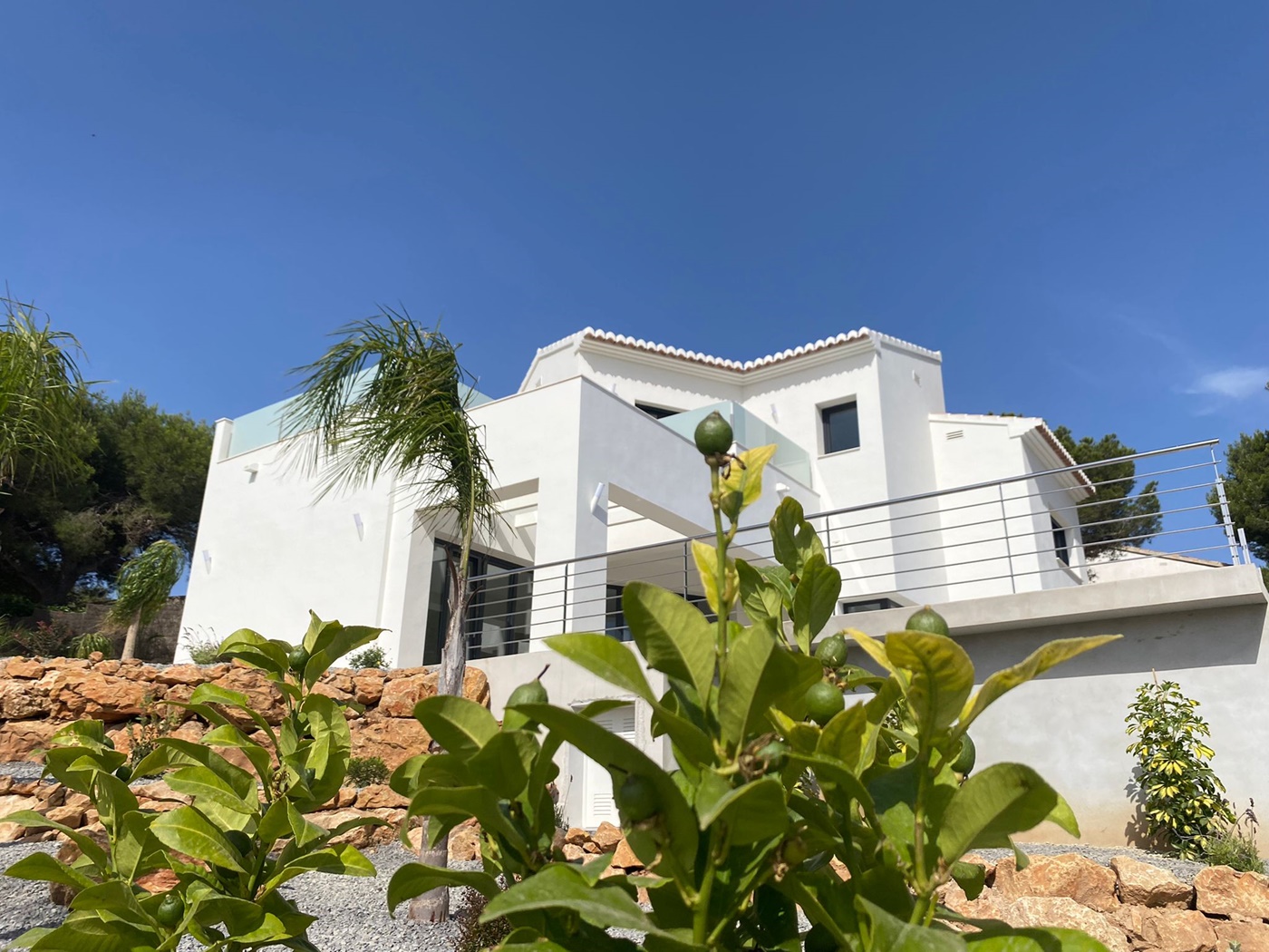 Drie bed nieuwe build luxevilla te koop in Javea