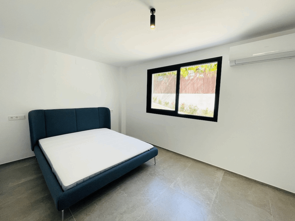 Prachtige nieuwe 3 slaapkamer villa te koop in Javea in de buurt van Arenal